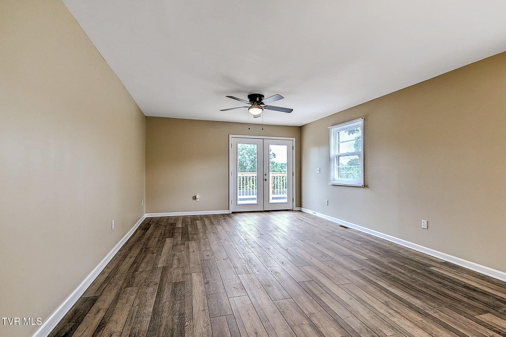 Photo of 500 Peach Orchard Drive, Kingsport, TN 37665 (MLS # 9997203)