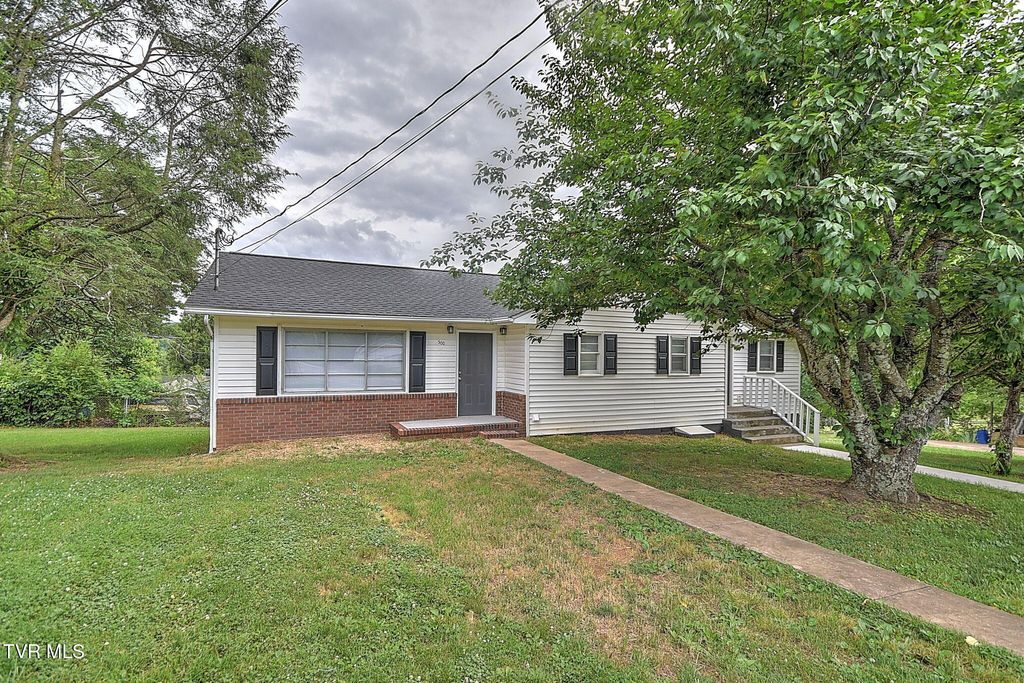 Photo of 500 Peach Orchard Drive, Kingsport, TN 37665 (MLS # 9997203)