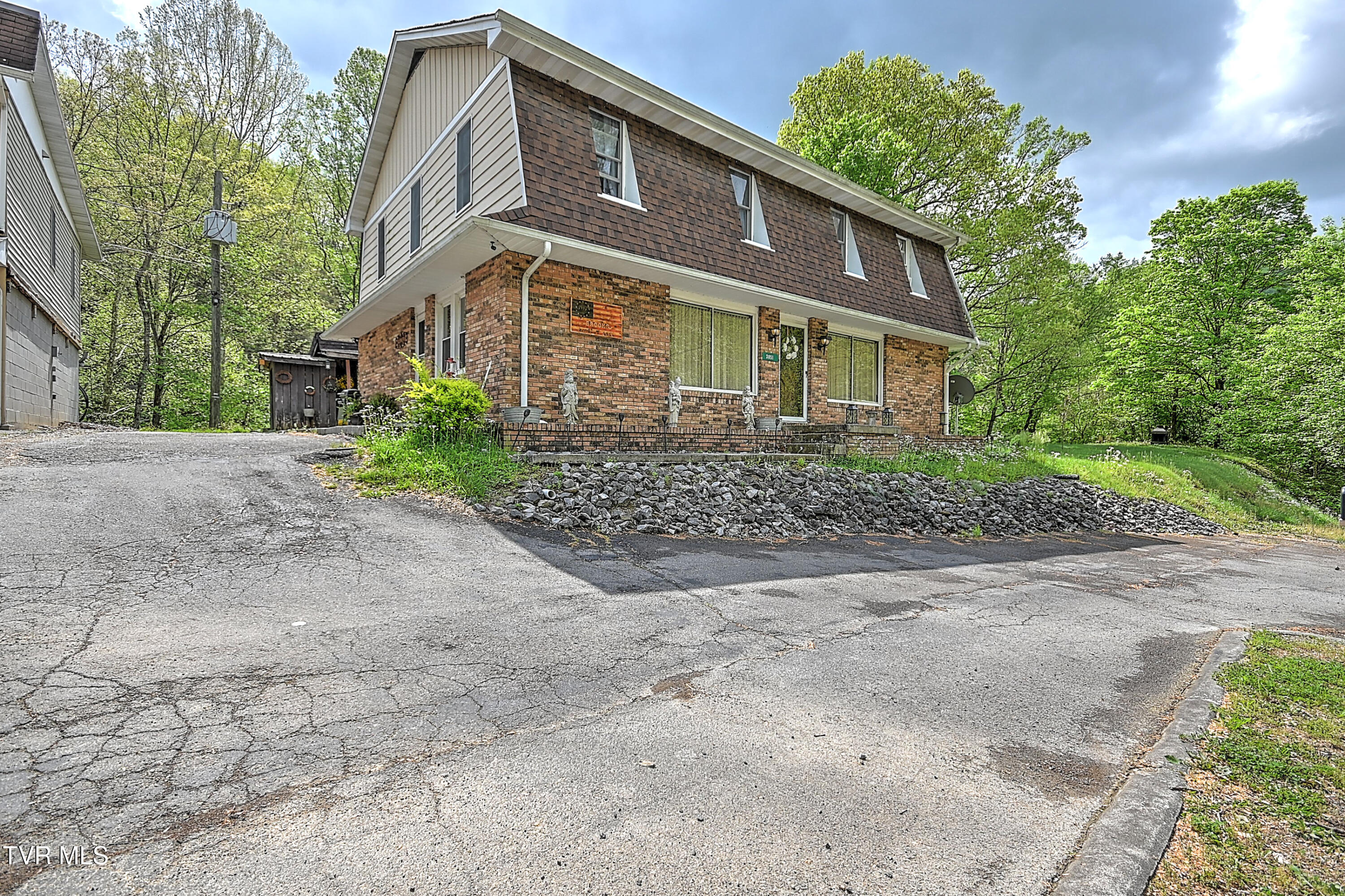 3851 Helen Henderson Highway, Davenport, Virginia image 3