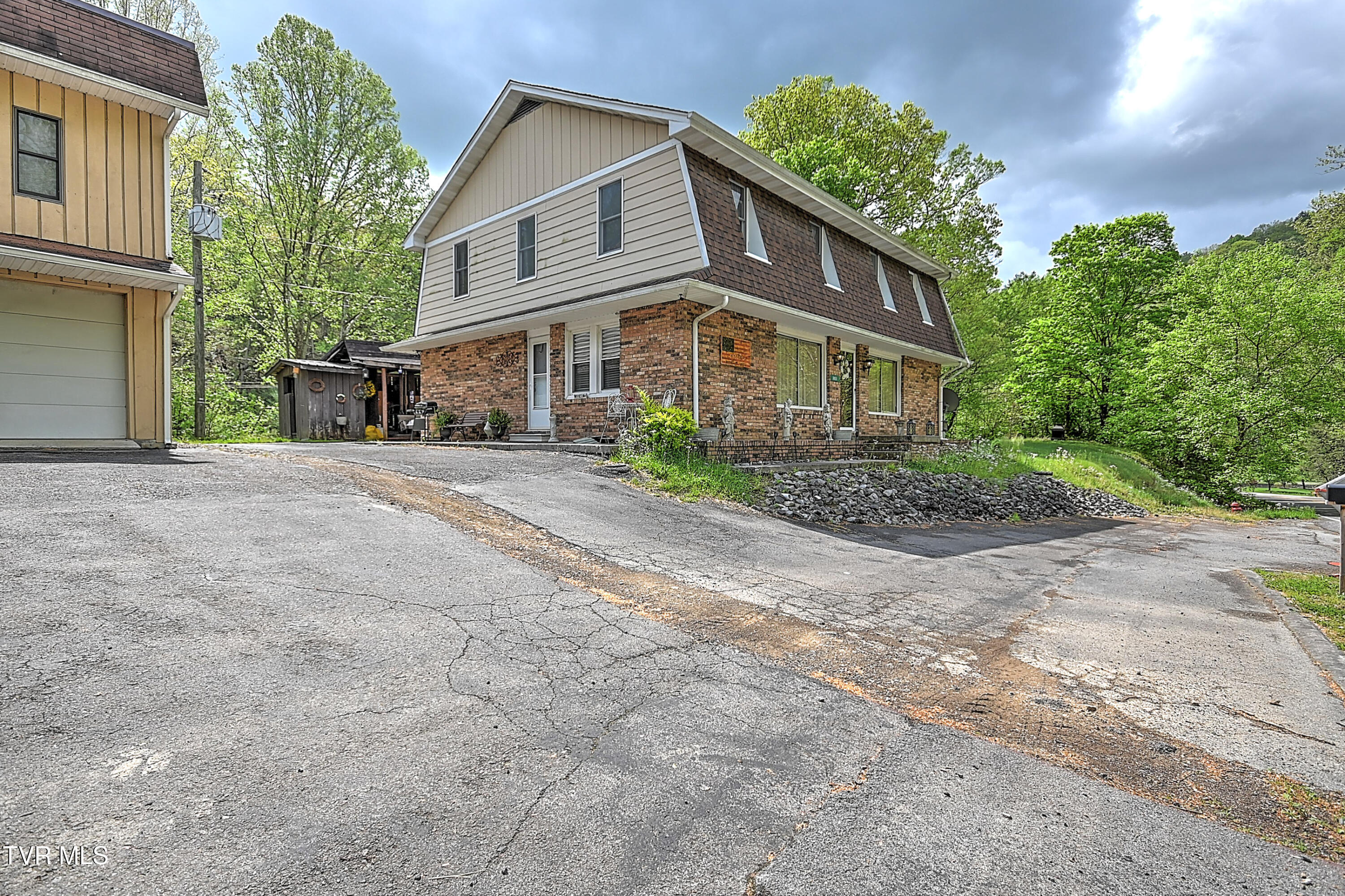 3851 Helen Henderson Highway, Davenport, Virginia image 4