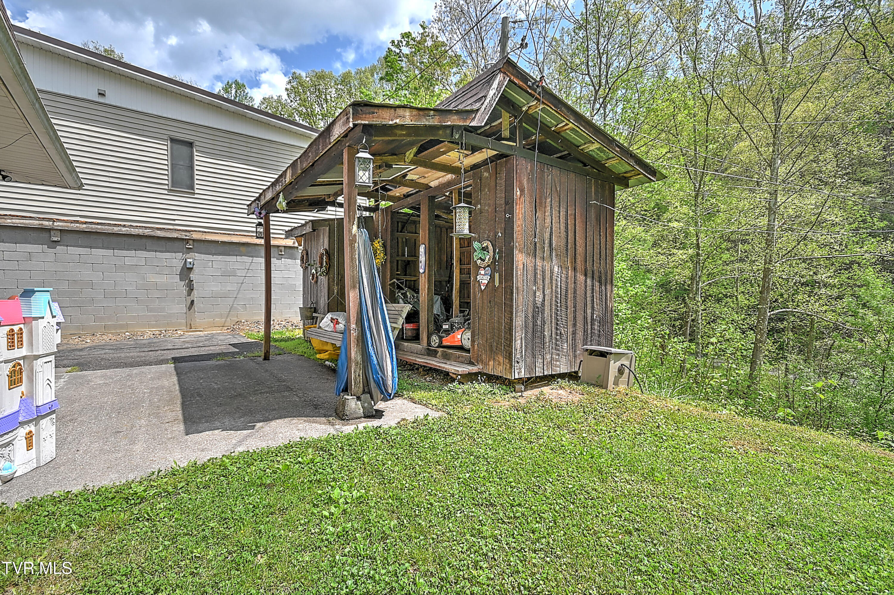 3851 Helen Henderson Highway, Davenport, Virginia image 48