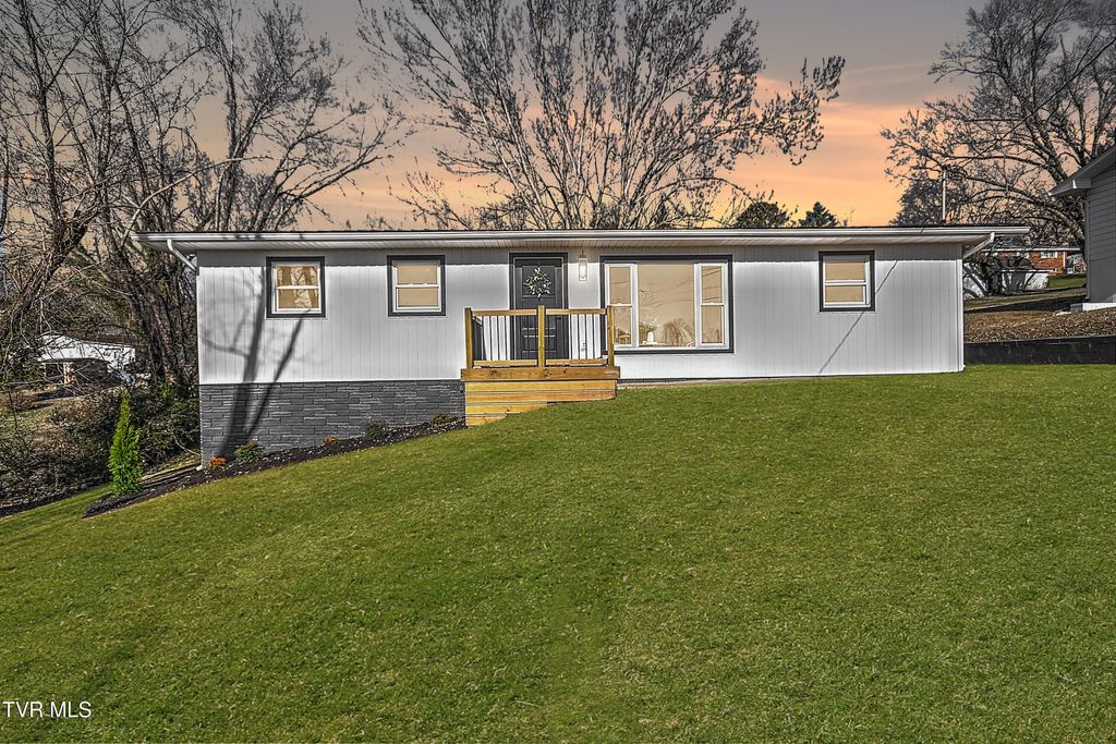 Photo of 3408 Cardinal Street, Kingsport, TN 37660 (MLS # 9989375)