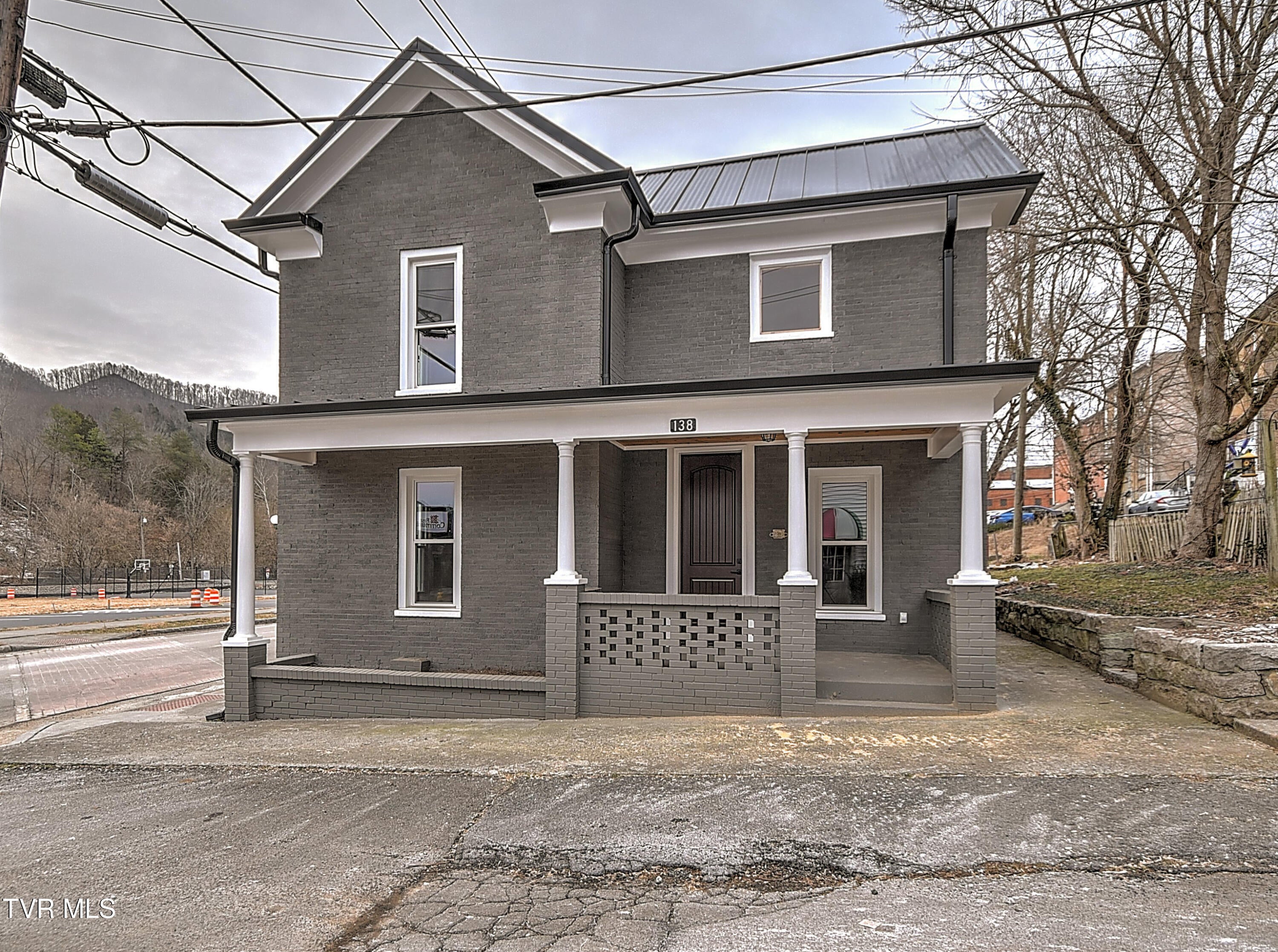 138 Antique St JS