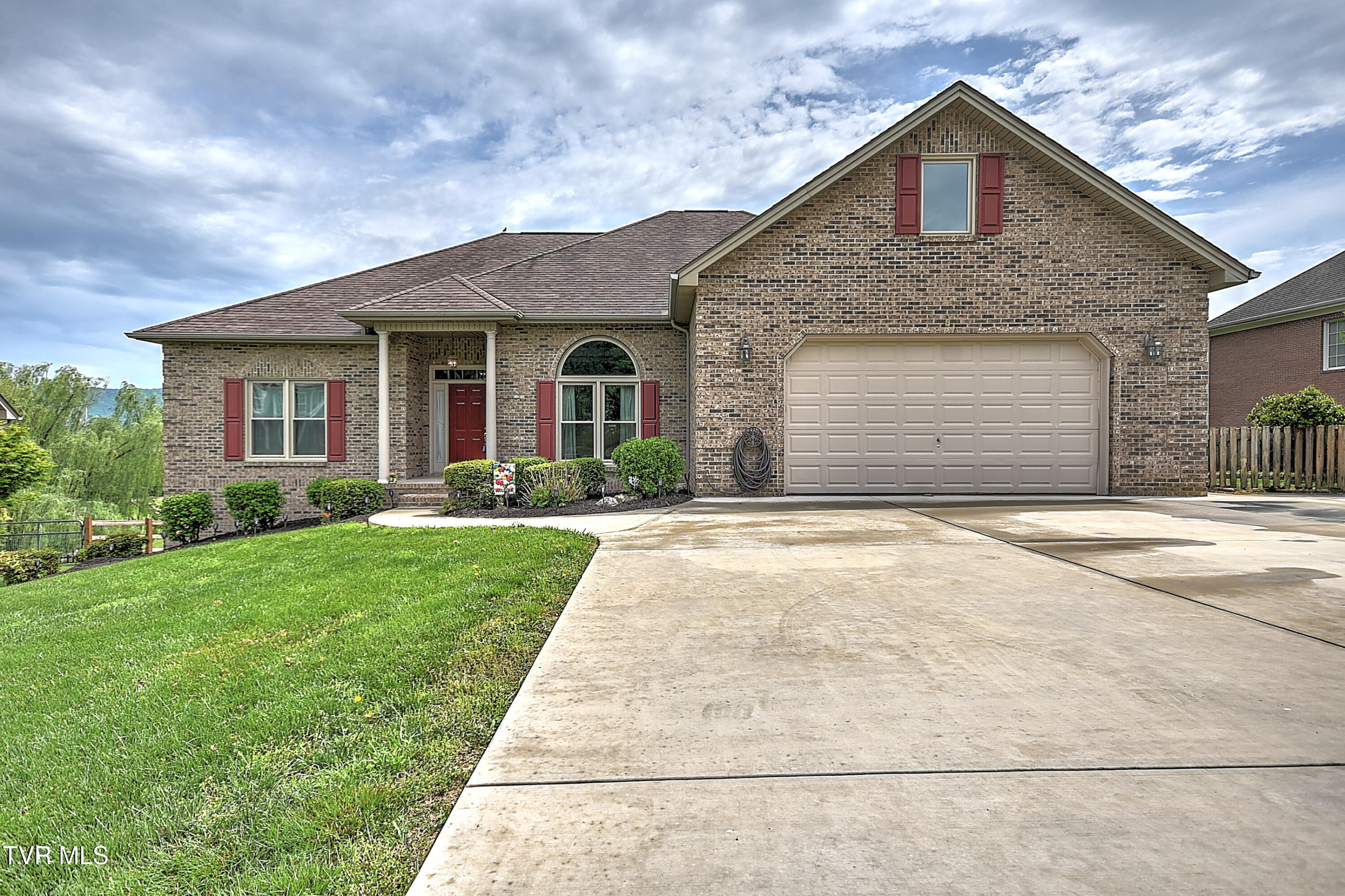 1009 Allandale Circle, Kingsport, Tennessee image 2