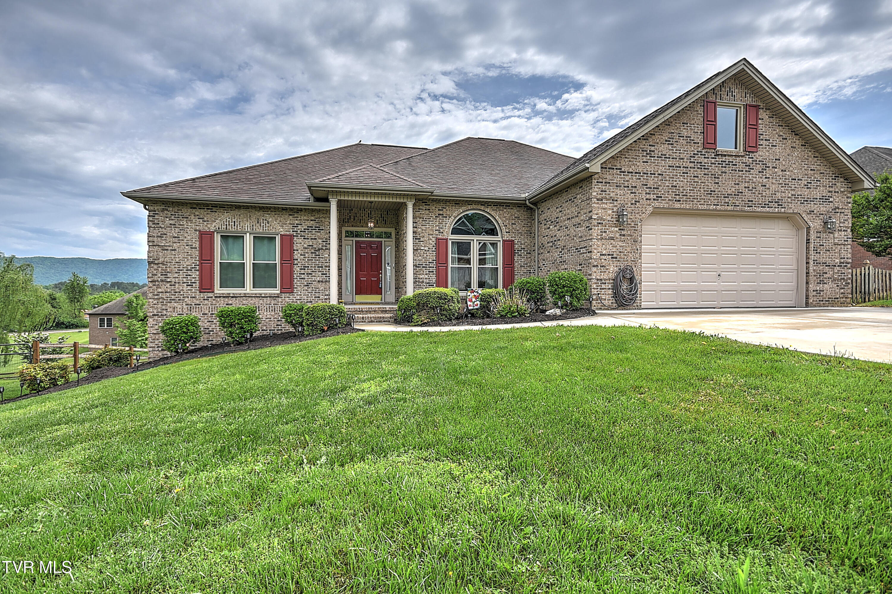 1009 Allandale Circle, Kingsport, Tennessee image 1