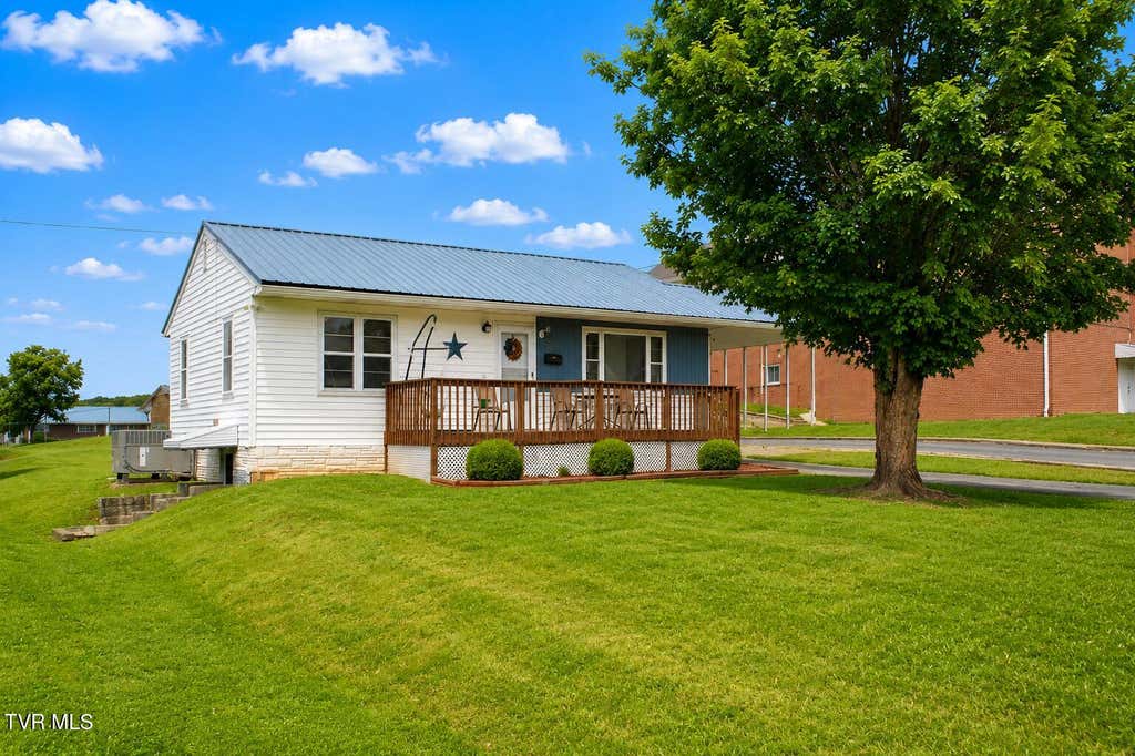 Photo of 1112 Nelms Lane, Kingsport, TN 37665 (MLS # 9997861)