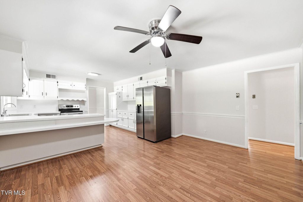 Photo of 808 Chippendale Road, Kingsport, TN 37660 (MLS # 9994974)