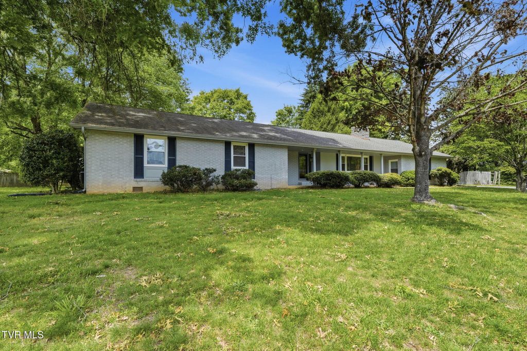 Photo of 808 Chippendale Road, Kingsport, TN 37660 (MLS # 9994974)