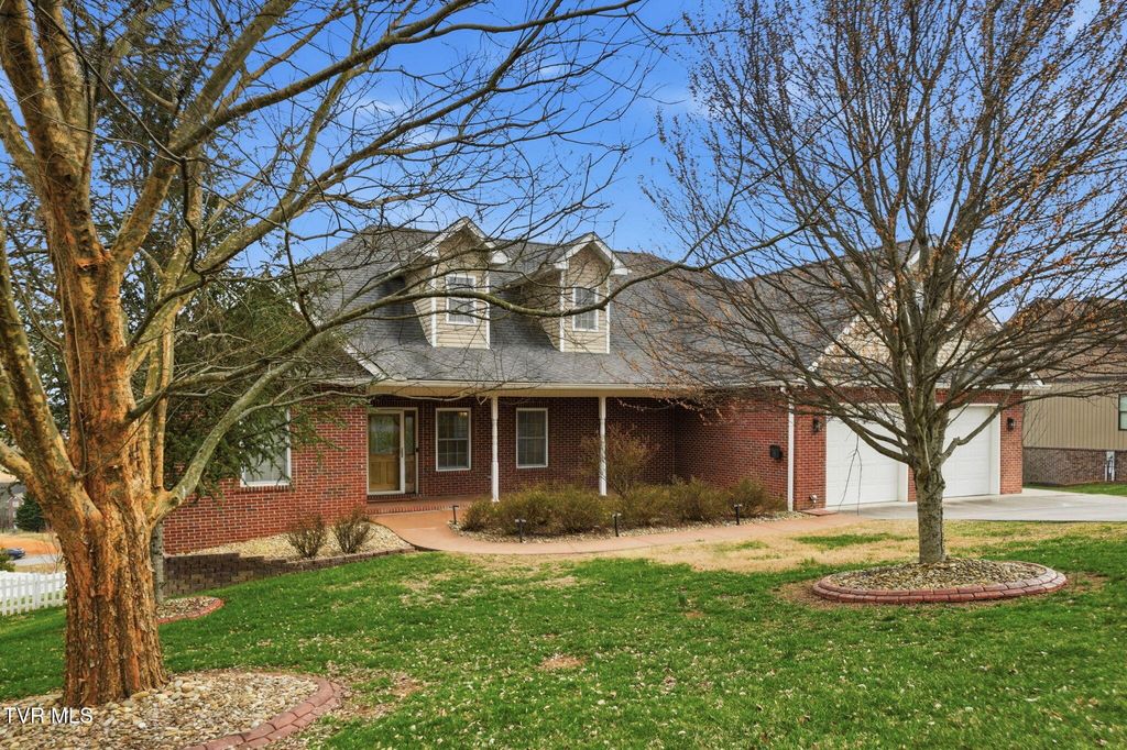 Photo of 442 Grovemont Place, Piney Flats, TN 37686 (MLS # 9992059)