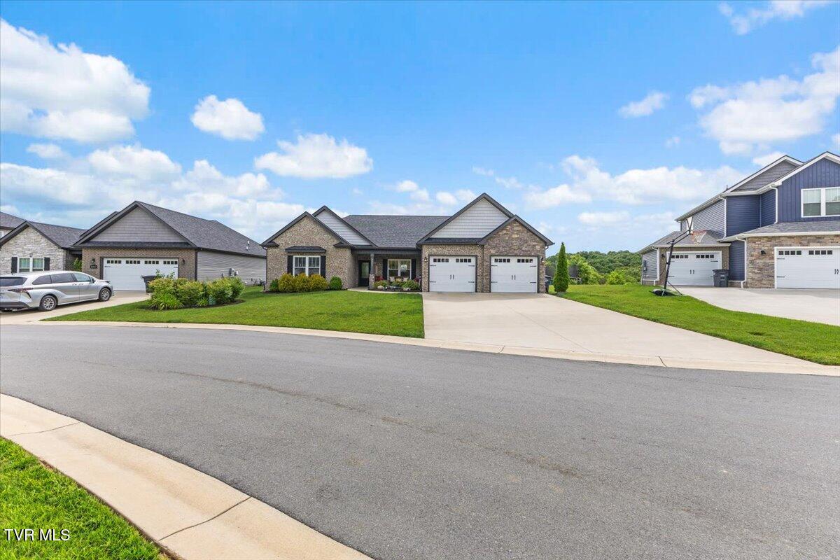 3321 Cottage Green Court, Kingsport, Tennessee image 4