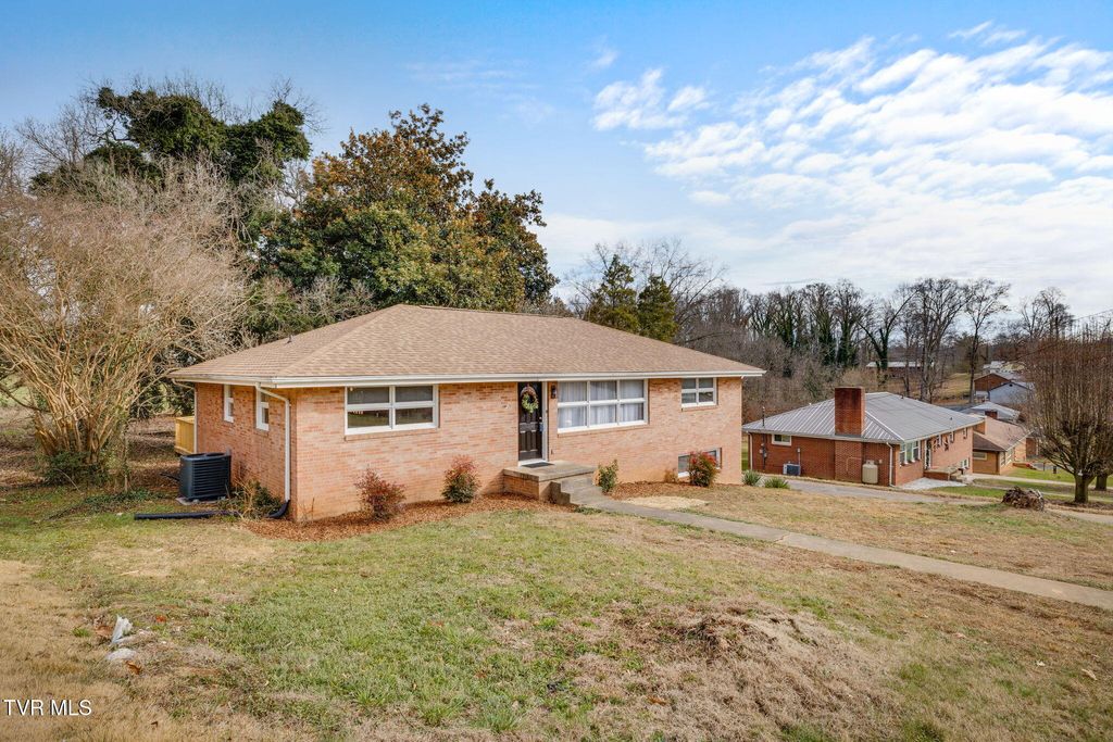 Photo of 131 Deadrick Drive, Kingsport, TN 37663 (MLS # 9989195)