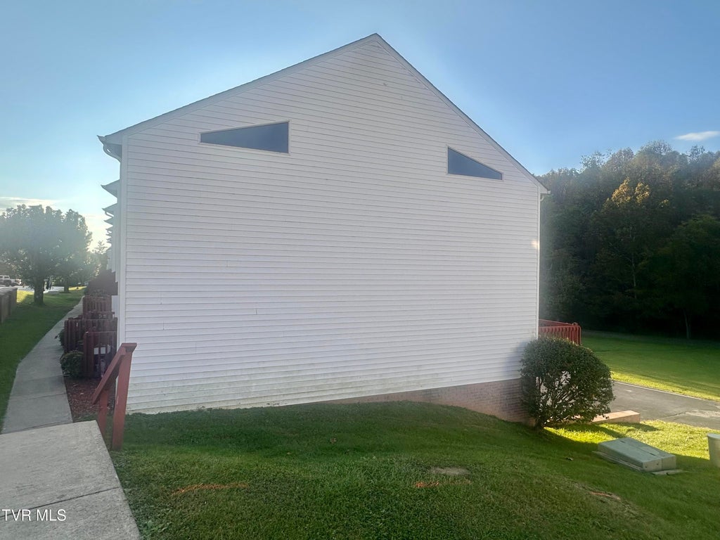 Photo of 2931 Broad Street #Apt 131, Bristol, TN 37620 (MLS # 10002248)