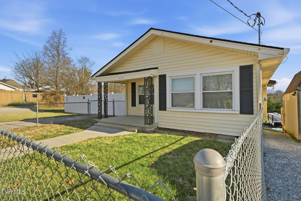 Photo of 1217 Kentucky Avenue, Bristol, TN 37620 (MLS # 9990688)