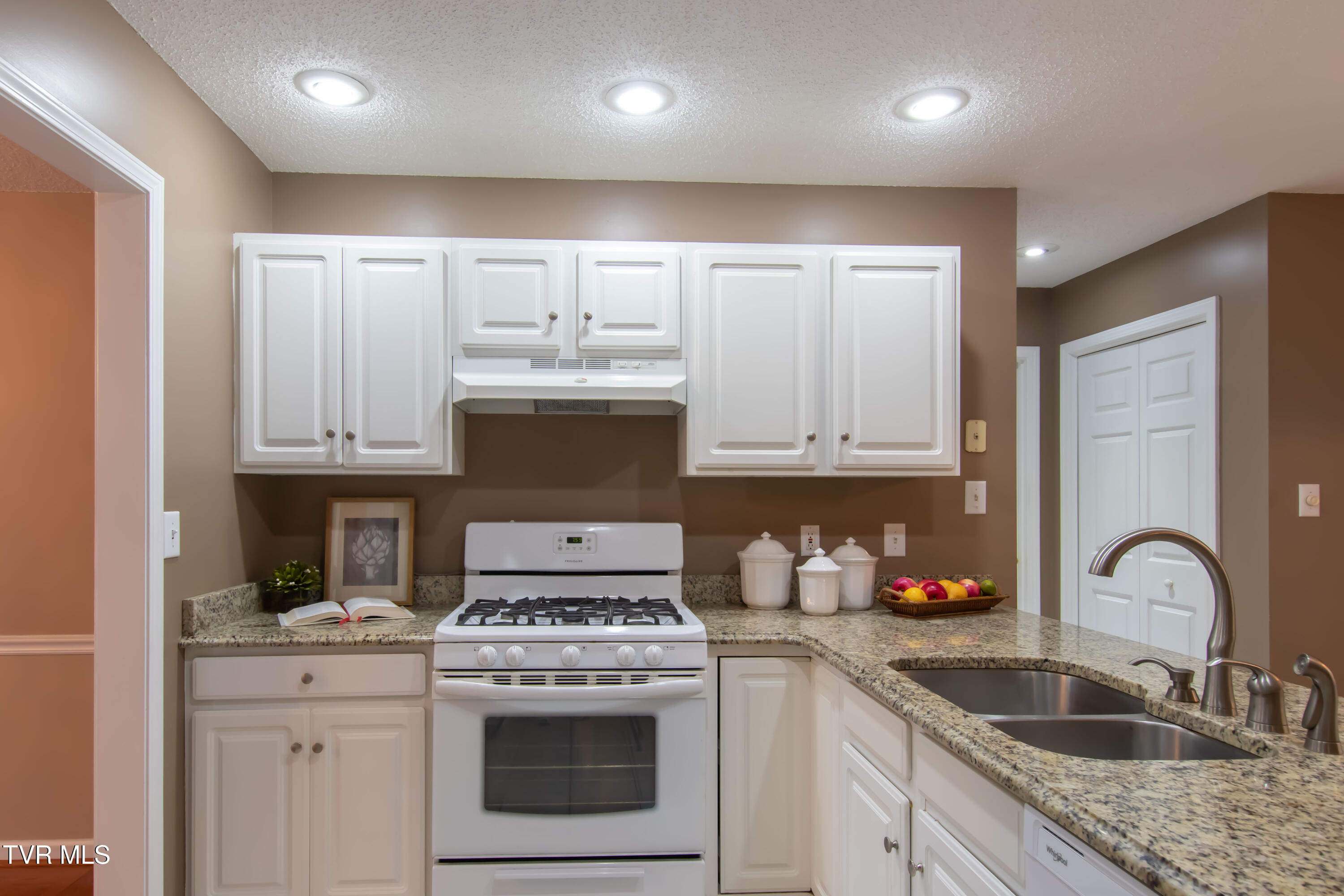 207 Autumn Drive, Bristol, Virginia image 14