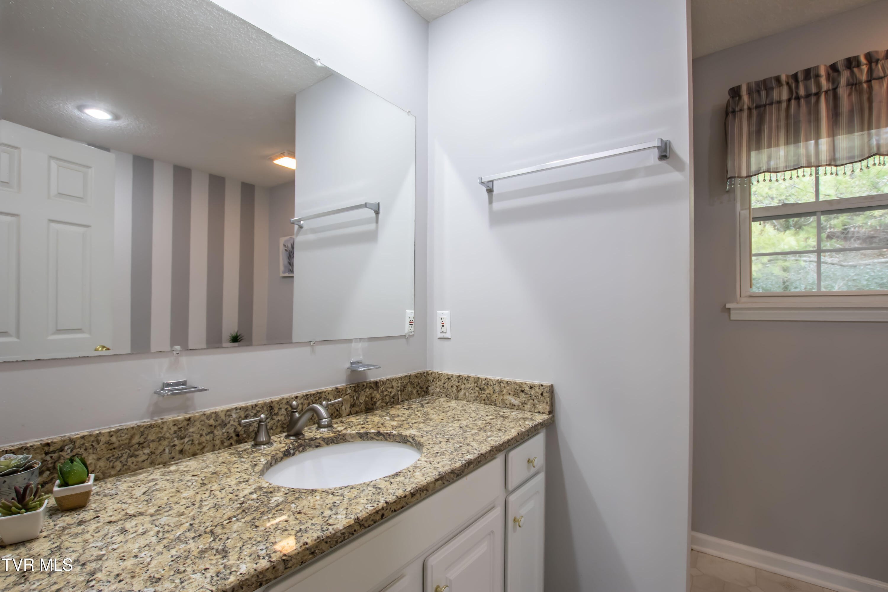 207 Autumn Drive, Bristol, Virginia image 26