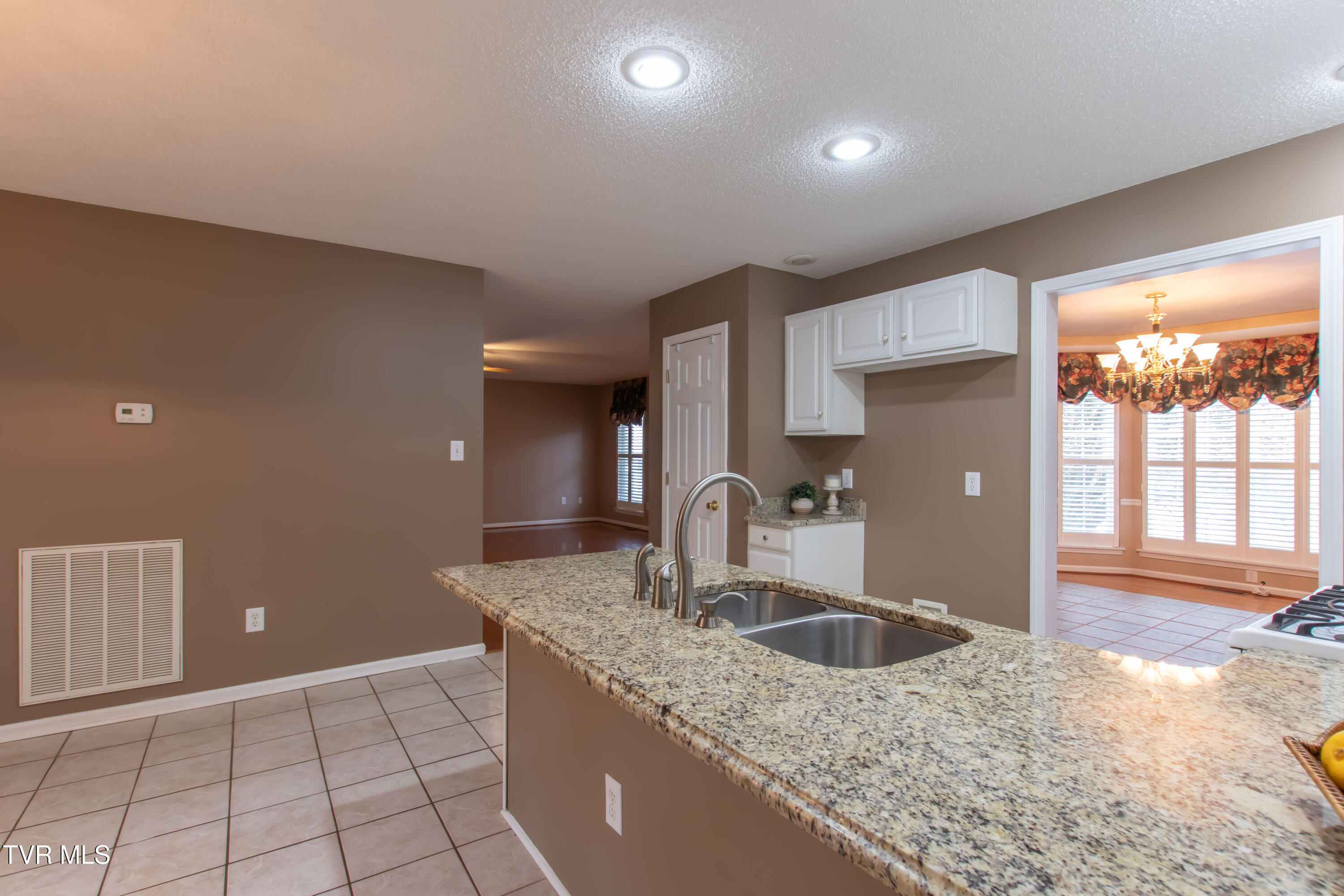 207 Autumn Drive, Bristol, Virginia image 16