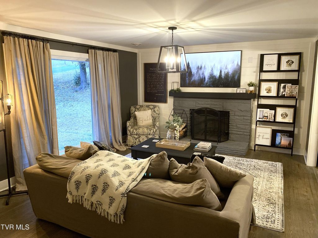 Photo of 539 Rambling Road, Kingsport, TN 37663 (MLS # 9989850)