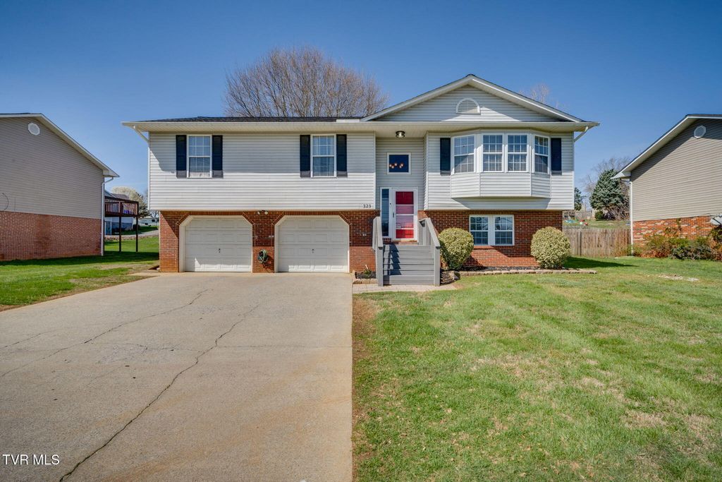 Photo of 323 Gray Station Road, Gray, TN 37615 (MLS # 9992417)