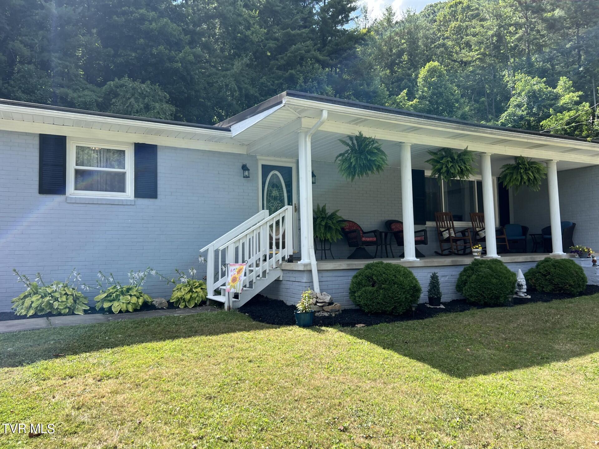 415 Chestnut Street, Norton, Virginia image 3