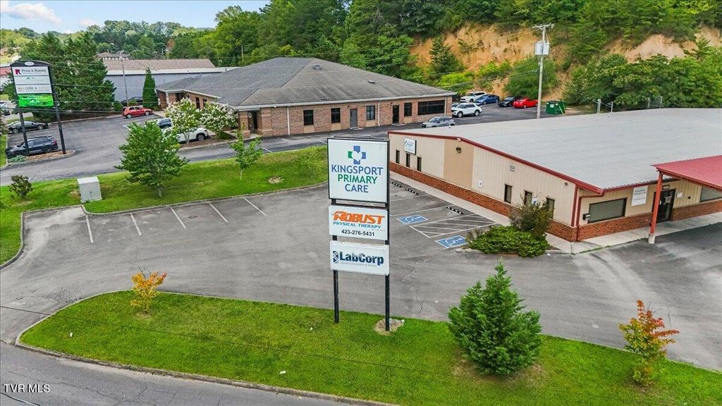 Photo of 1526 Bridgewater Lane #200, Kingsport, TN 37660 (MLS # 9990545)