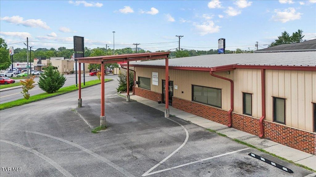 Photo of 1526 Bridgewater Lane #200, Kingsport, TN 37660 (MLS # 9990545)