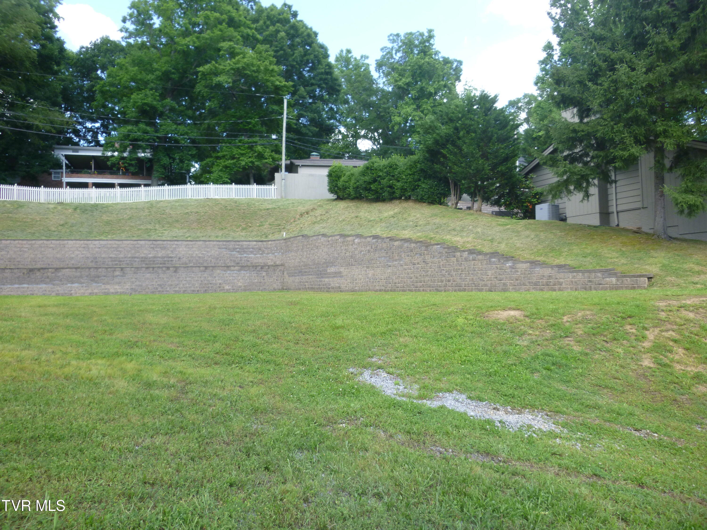 1220 Radcliffe Avenue, Kingsport, Tennessee image 4