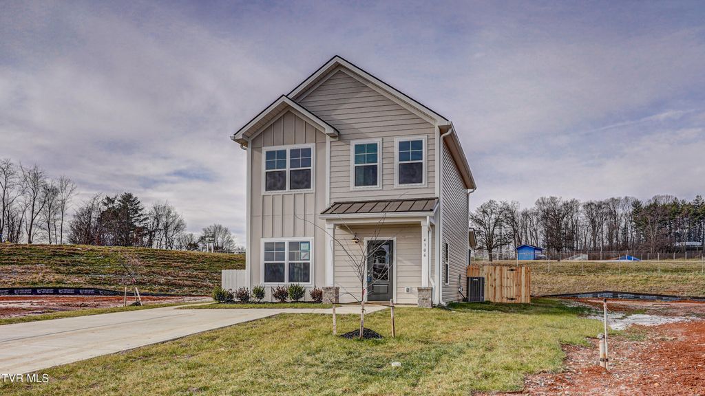 Photo of 4306 Gambrel Oaks Street, Blountville, TN 37617 (MLS # 9988255)