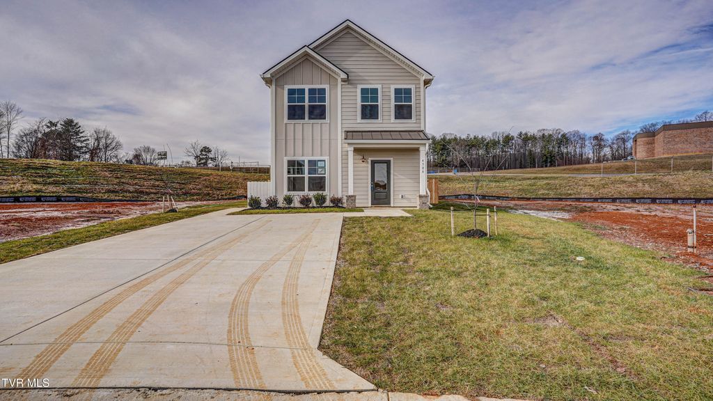 Photo of 4306 Gambrel Oaks Street, Blountville, TN 37617 (MLS # 9988255)