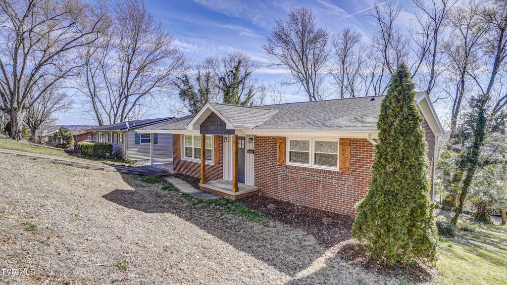 Photo of 545 Bays View Road, Kingsport, TN 37660 (MLS # 9991439)