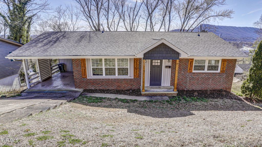 Photo of 545 Bays View Road, Kingsport, TN 37660 (MLS # 9991439)