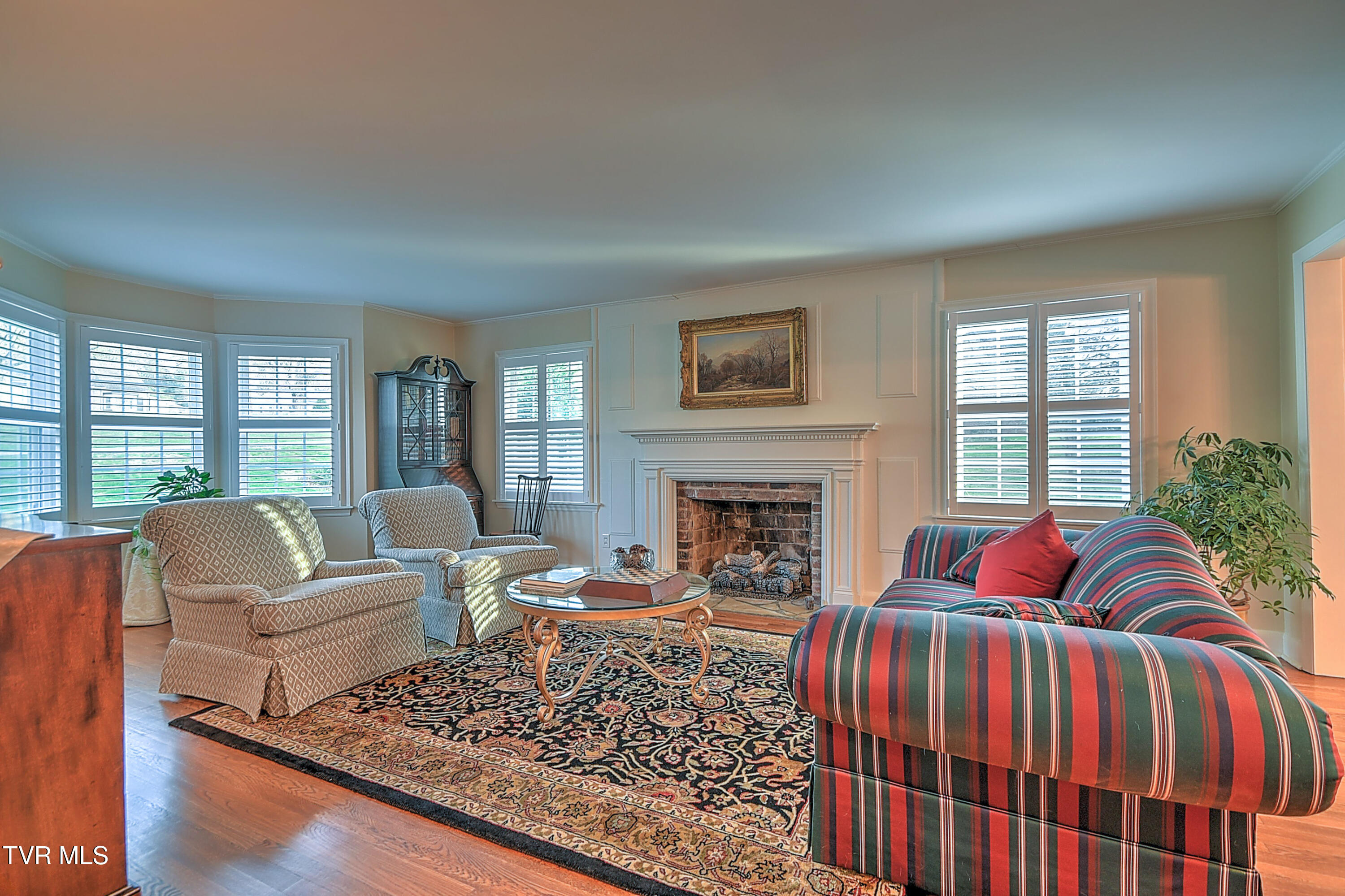 2041 Edgemont Avenue