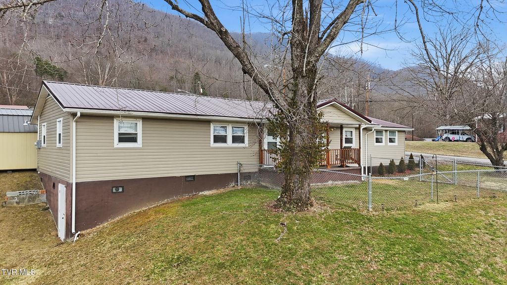 Photo of 115 25th N Street #N, Big Stone Gap, VA 24219 (MLS # 9991065)