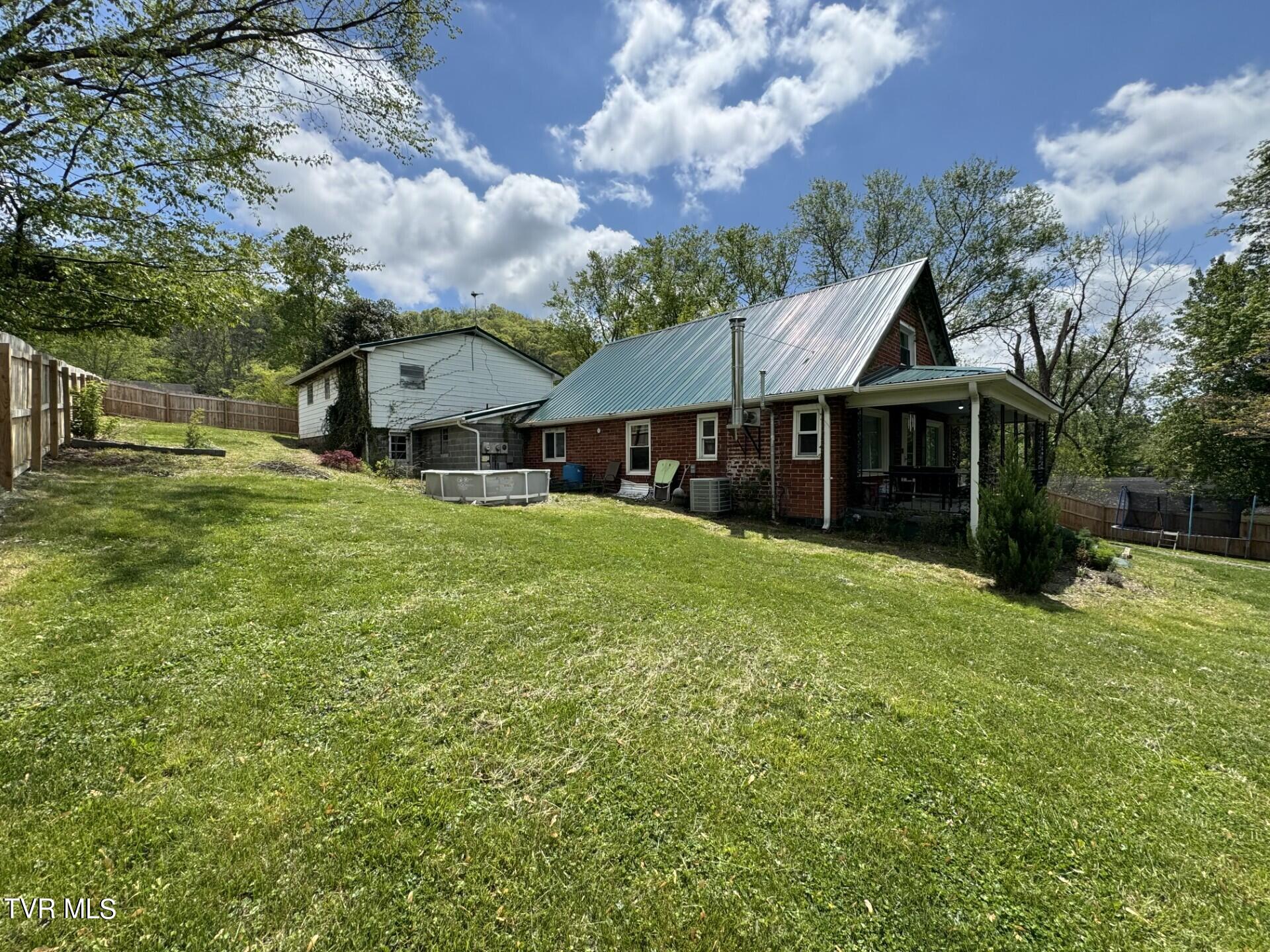 Bristol, Tennessee 37620, United States, ,Residential,Pending,48289