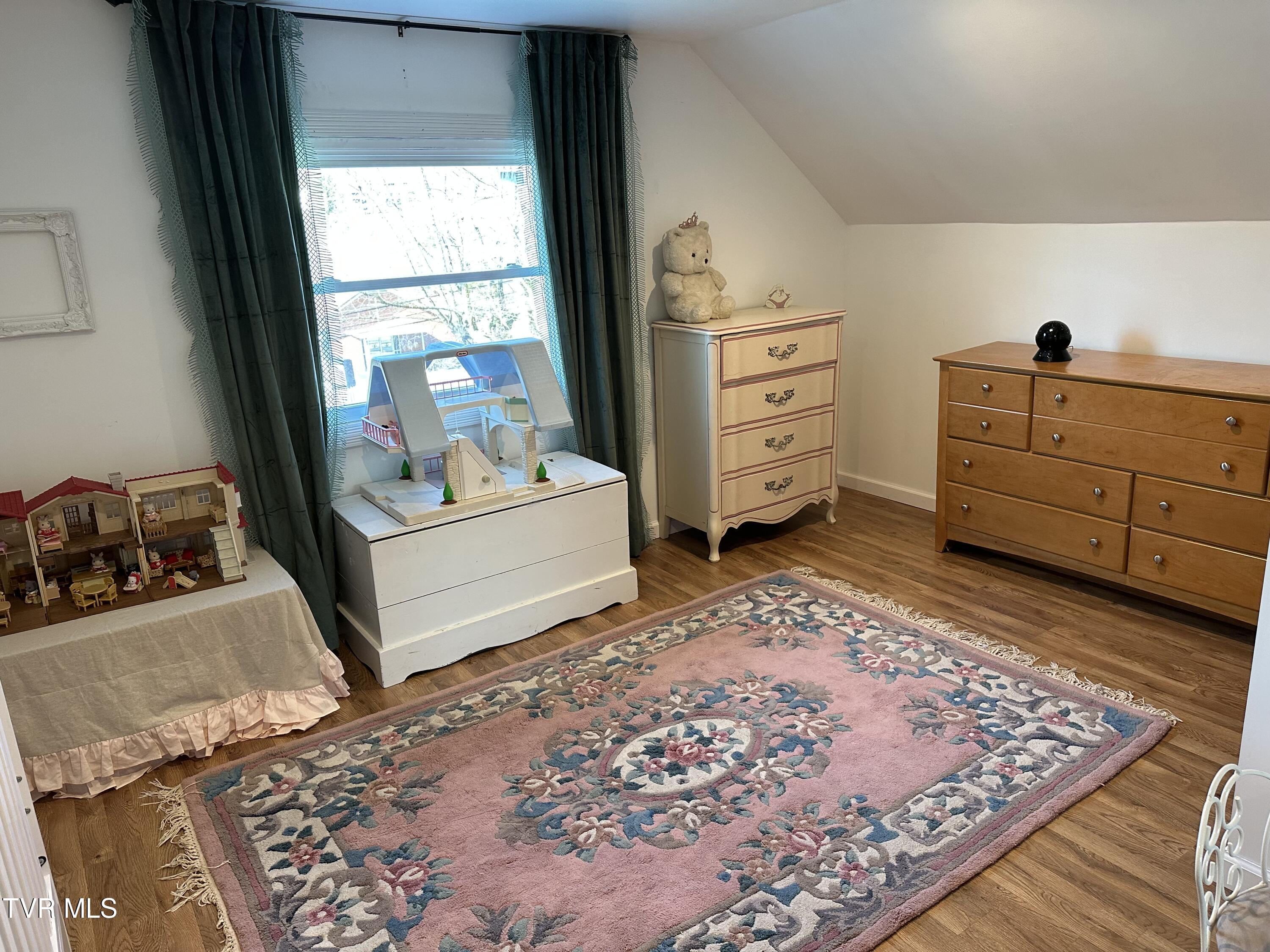 Bristol, Tennessee 37620, United States, ,Residential,Pending,48289