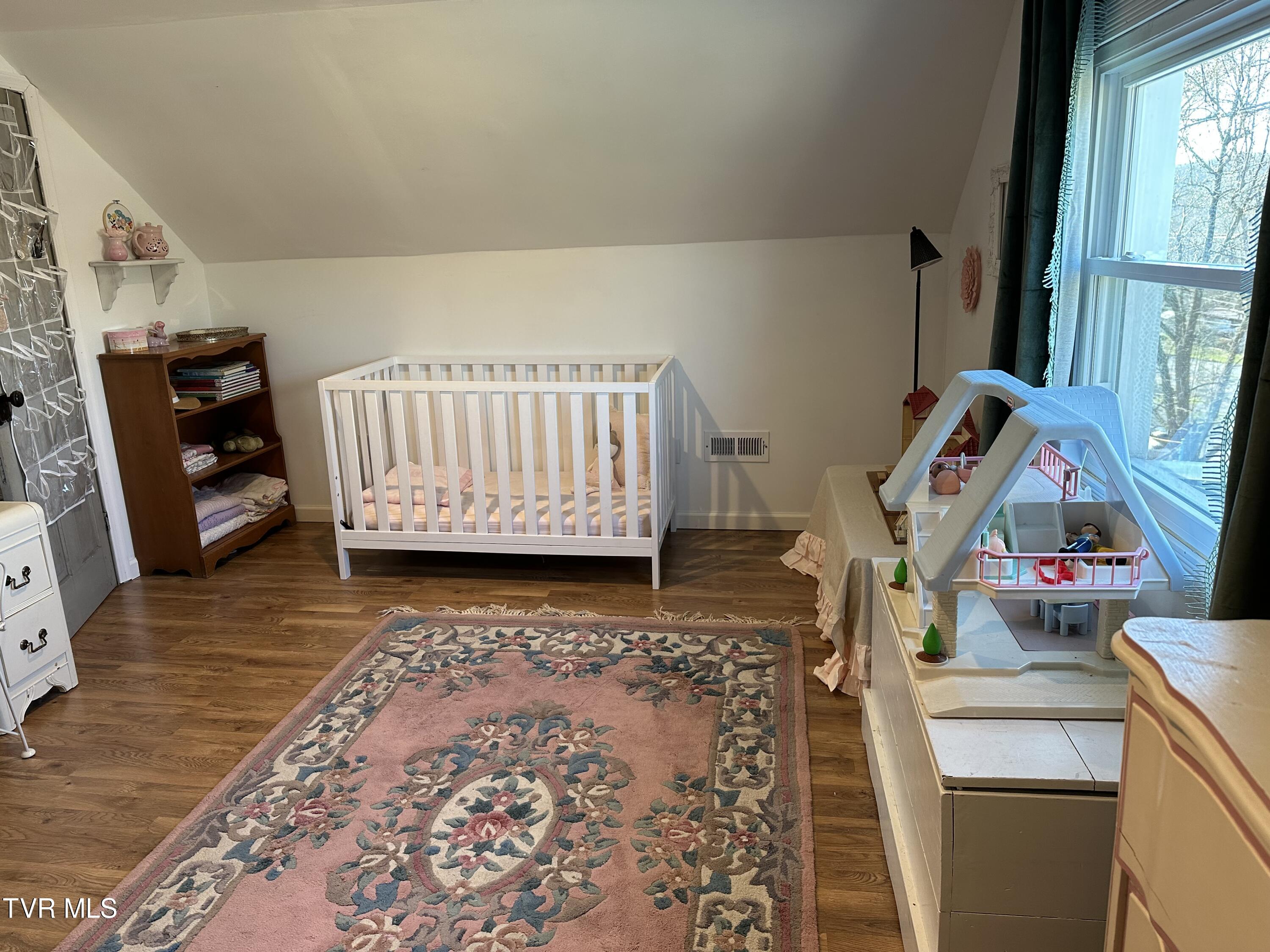 Bristol, Tennessee 37620, United States, ,Residential,Pending,48289