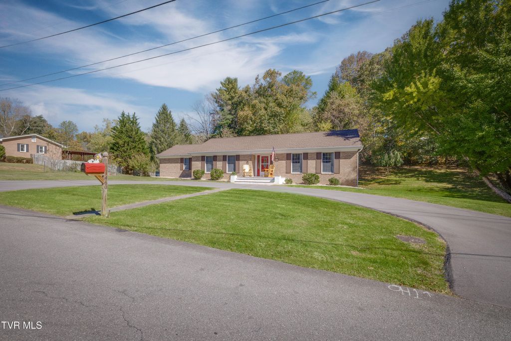 Photo of 460 Oak Hill Street, Abingdon, VA 24210 (MLS # 9994044)