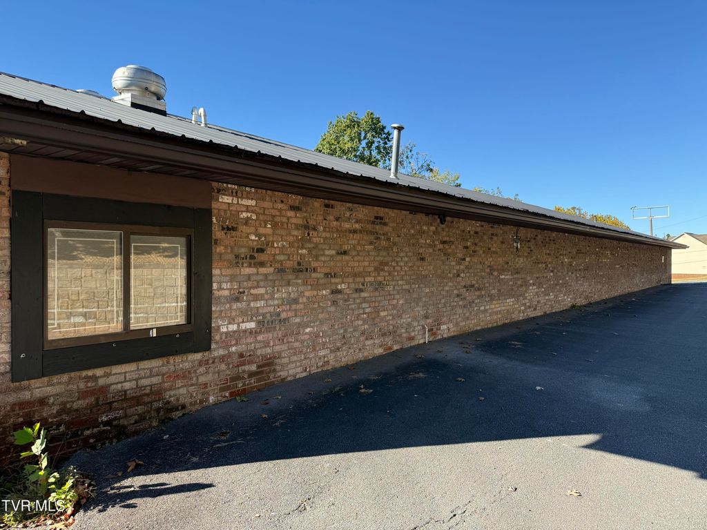 Photo of 1801 Lakeview Drive #0, Johnson City, TN 37601 (MLS # 9991257)