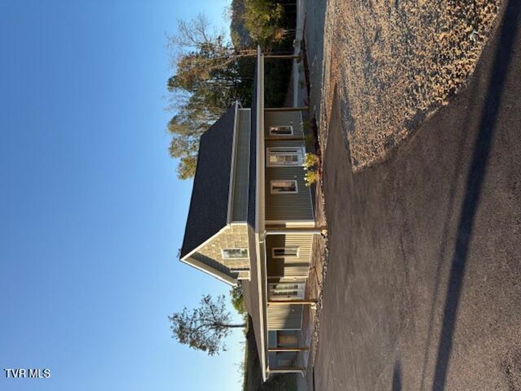 Photo of 2496 Siam Road, Elizabethton, TN 37643 (MLS # 9992104)