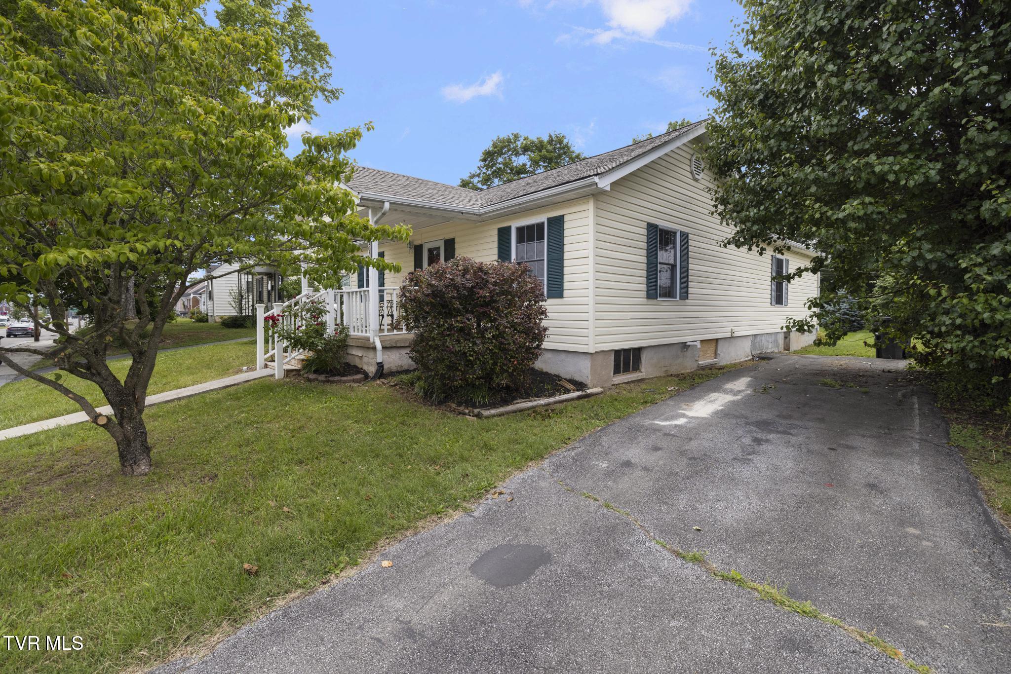 2012 Euclid Avenue, Bristol, Virginia image 3