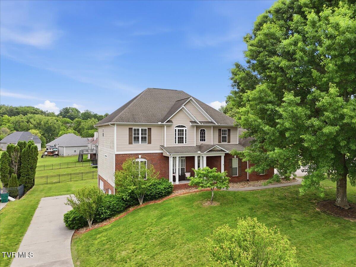 924 Saddle Ridge Lane