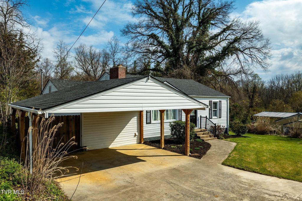 Photo of 3402 Walnut Street, Johnson City, TN 37604 (MLS # 9993262)