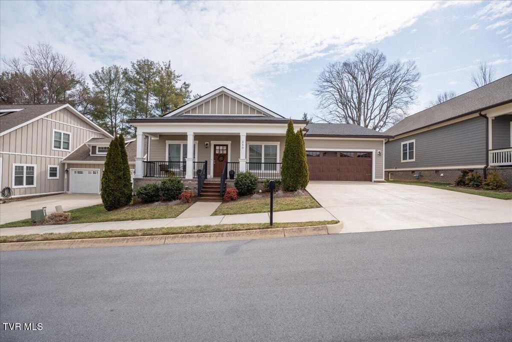 Photo of 250 Princeton Drive, Johnson City, TN 37601 (MLS # 9992684)