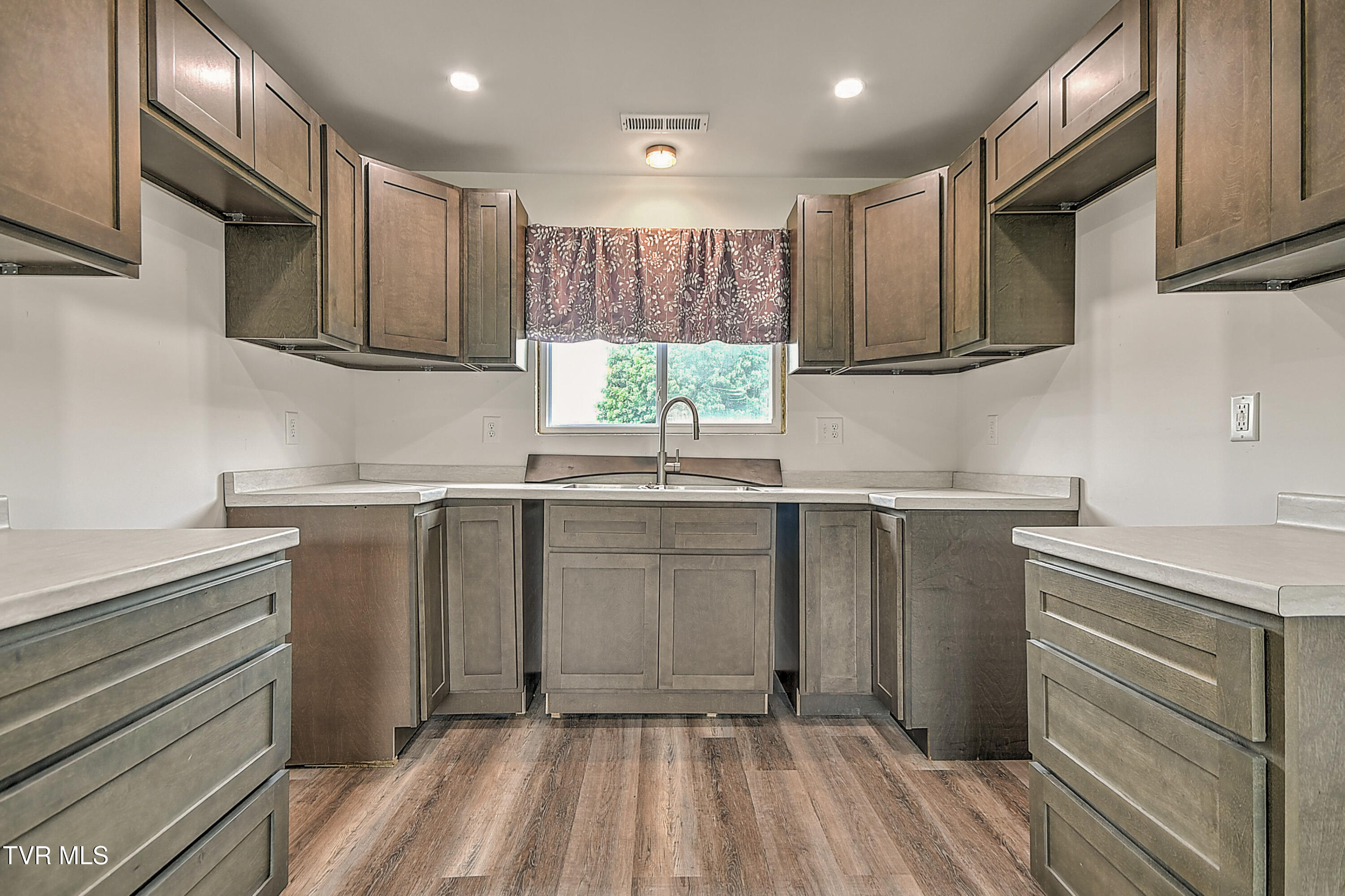 109 Jim Elliott Road