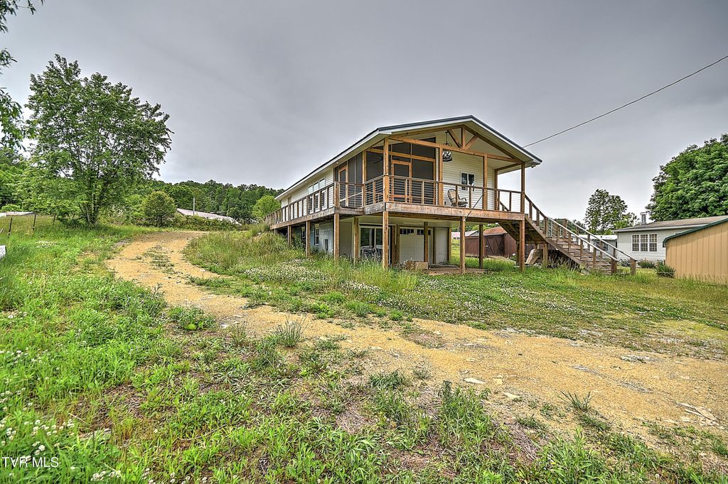Photo of 109 Jim Elliott Road, Elizabethton, TN 37643 (MLS # 9995023)