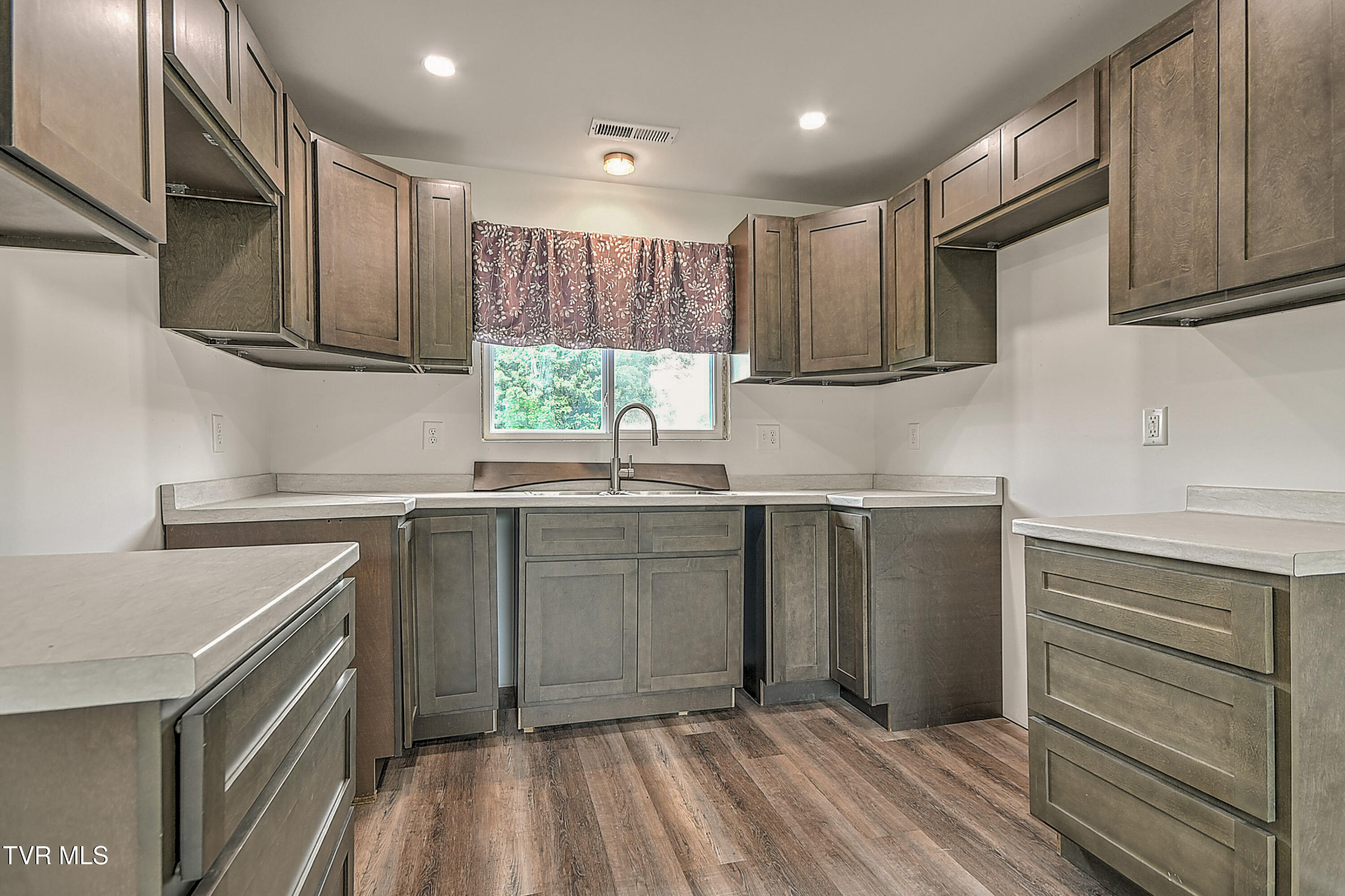 109 Jim Elliott Road