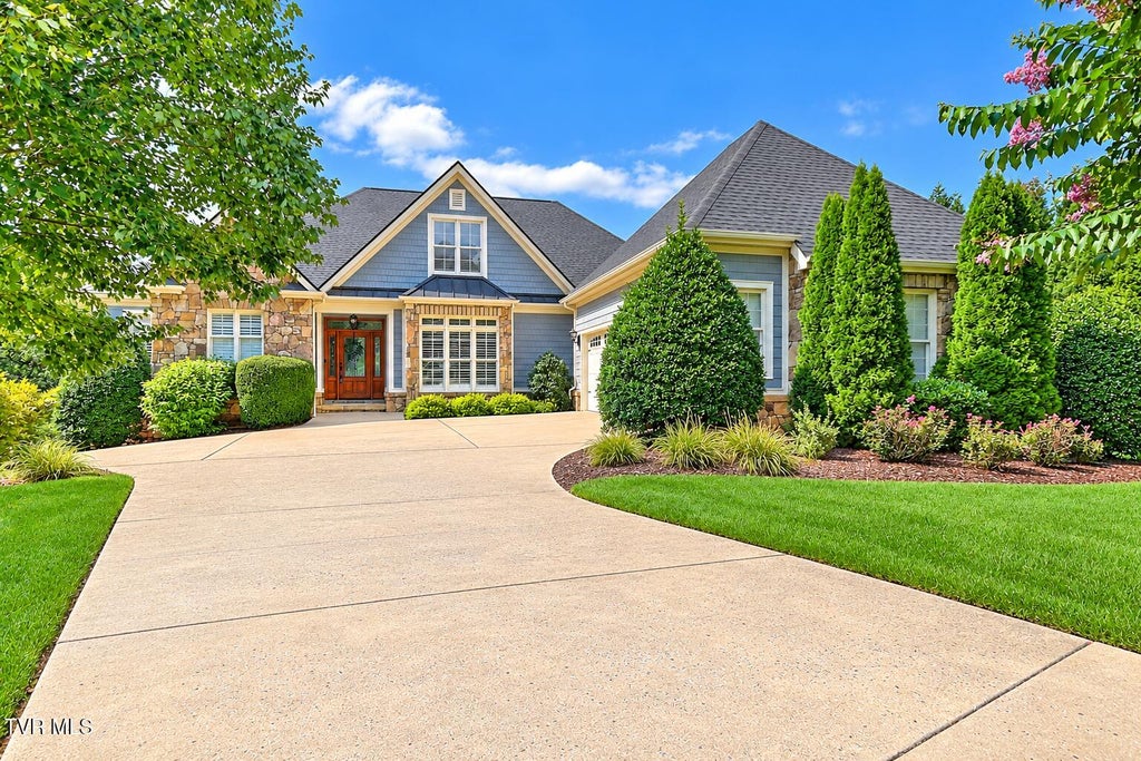 Photo of 1943 Villa Court, Johnson City, TN 37615 (MLS # 10001417)