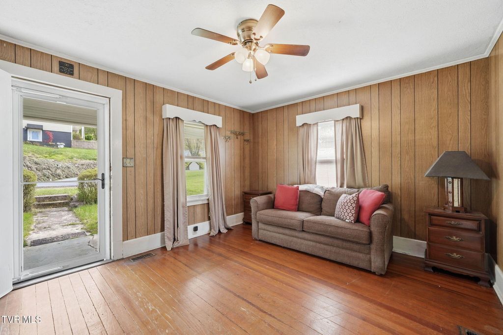 Photo of 731 Beechwood Drive, Bristol, TN 37620 (MLS # 9993766)