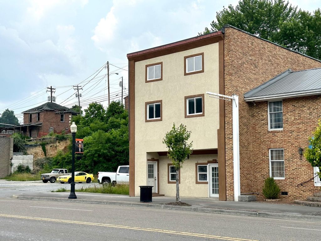 Photo of 508 Park Avenue, Norton, VA 24273 (MLS # 9953192)