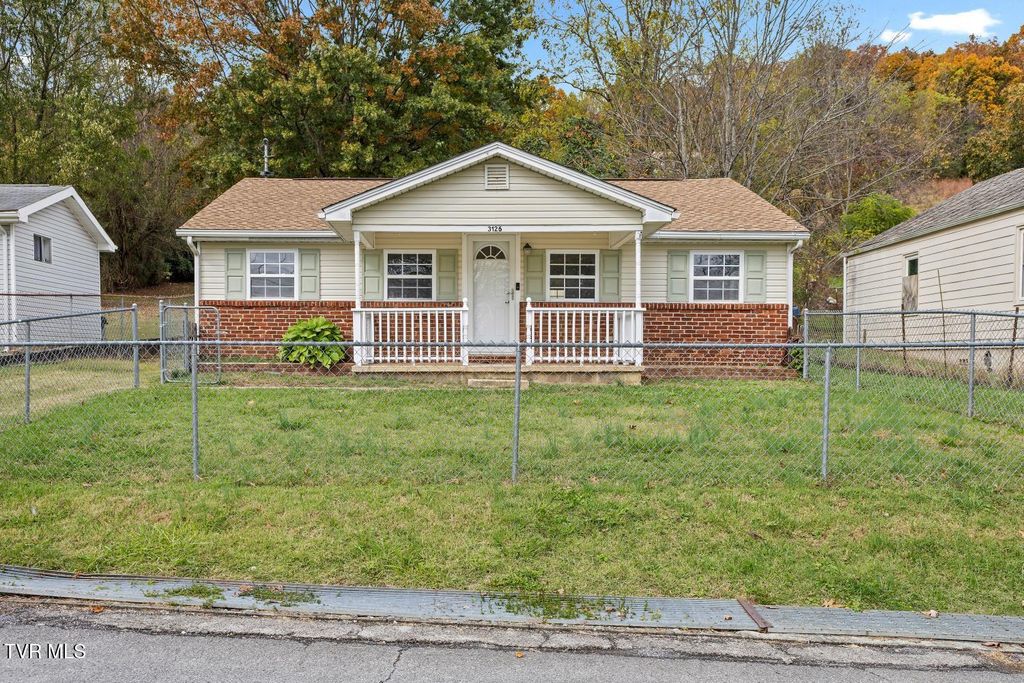 Photo of 3126 Blackburn Avenue, Kingsport, TN 37660 (MLS # 9987745)