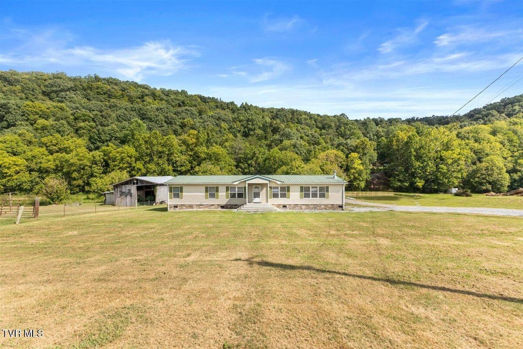 Photo of 17938 Horton Highway, Fall Branch, TN 37656 (MLS # 10000183)